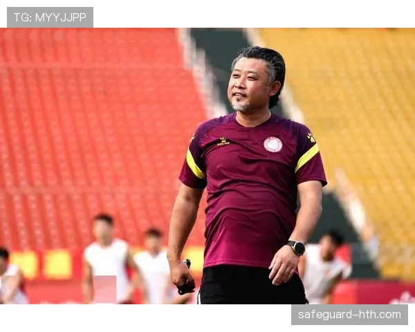 J1联赛最佳教练携荣耀再启程，新赛季挑战与机遇并存