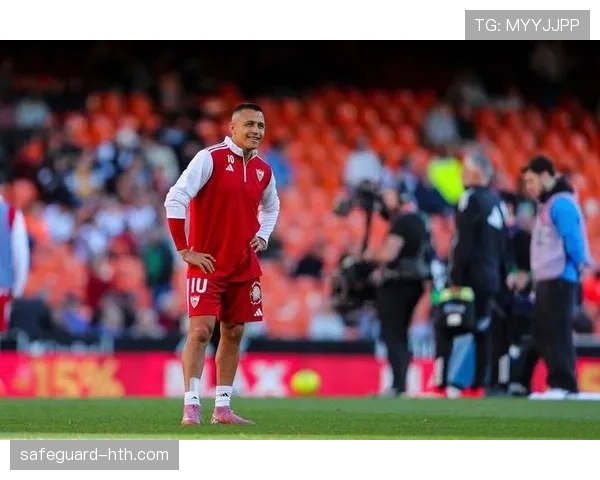 阿森纳前场组合本赛季表现稳健,进攻端持续提升 阿森纳前场组合本赛季表现稳健,进攻端持续提升