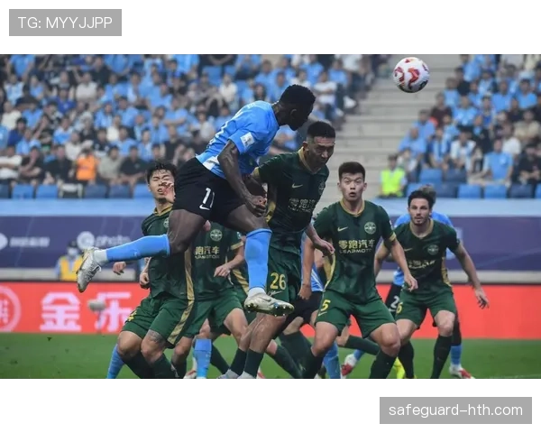 上海海港联赛统治力面临检验,近期状态波动影响争冠走势 上海海港联赛统治力面临检验,近期状态波动影响争冠走势